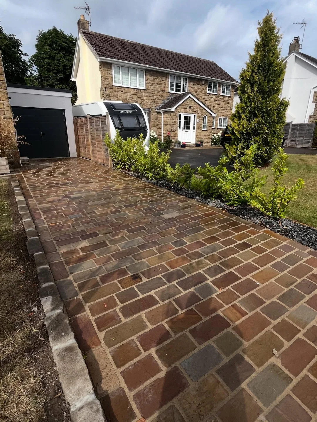 Farmhouse Cobble Drive, photo 3