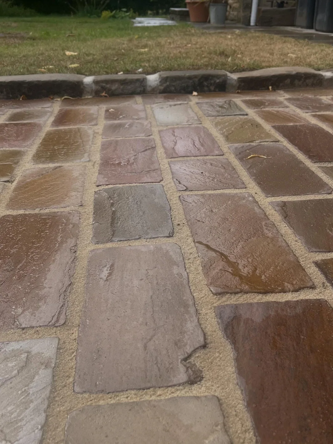 Farmhouse cobbles, With old stone edging