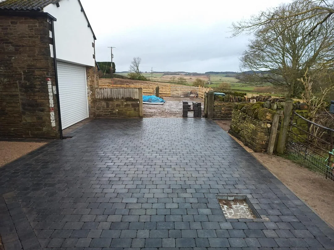 Sorrento Drive and Gravel Grids, Bingley